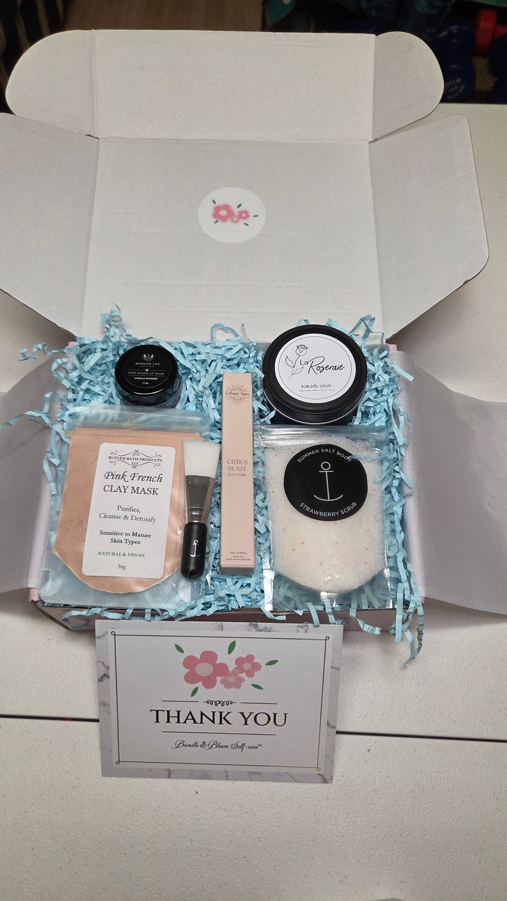 The Summer Glow Wellness Gift Set