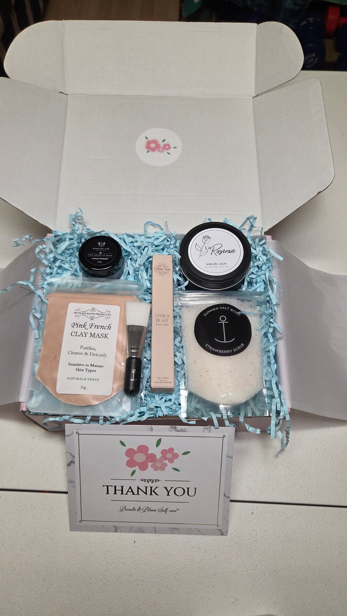The Summer Glow Wellness Gift Set